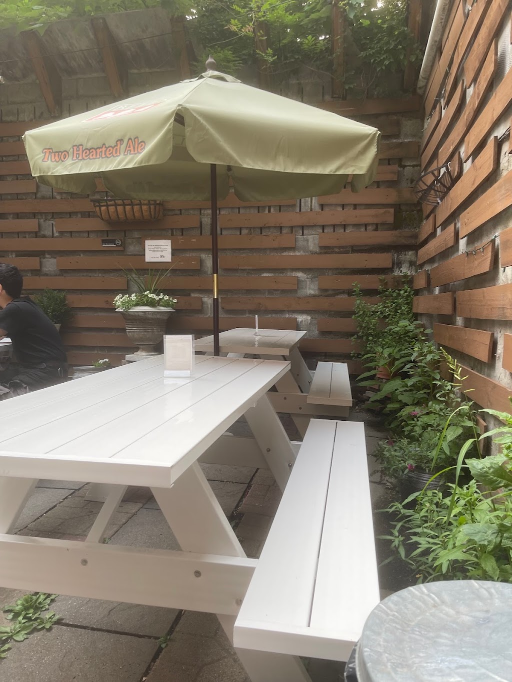 Fourth Avenue Pub | restaurant | 76 4th Ave, Brooklyn, NY 11217, USA | 7186432273 OR +1 718-643-2273