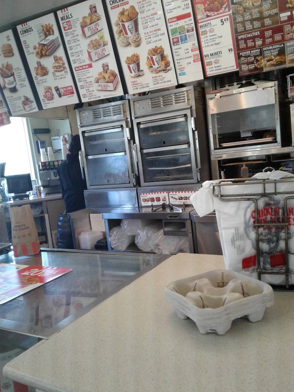 KFC | restaurant | 7242 N Teutonia Ave, Milwaukee, WI 53209, USA | 4143514495 OR +1 414-351-4495