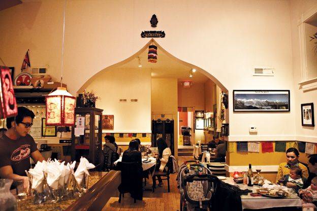 Everest Cafe & Bar | restaurant | 4145 Manchester Ave, St. Louis, MO 63110, USA | 3145314800 OR +1 314-531-4800