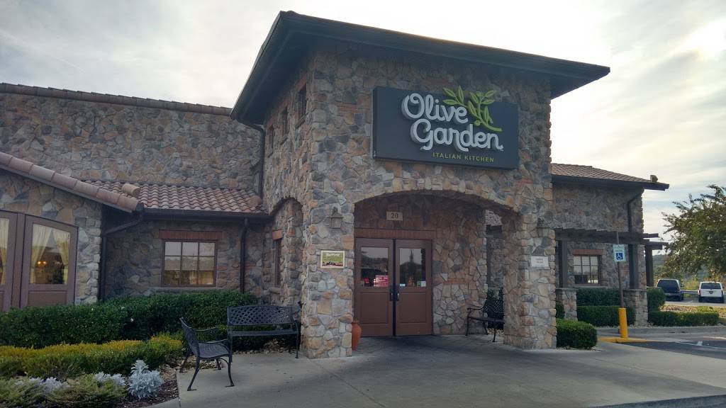 Olive Garden Italian Restaurant | meal takeaway | 20 S Colonial Dr #8, Alabaster, AL 35007, USA | 2056630945 OR +1 205-663-0945