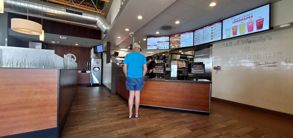 Wendys | restaurant | 4821 S Broadway St, Wichita, KS 67216, USA | 3165227426 OR +1 316-522-7426