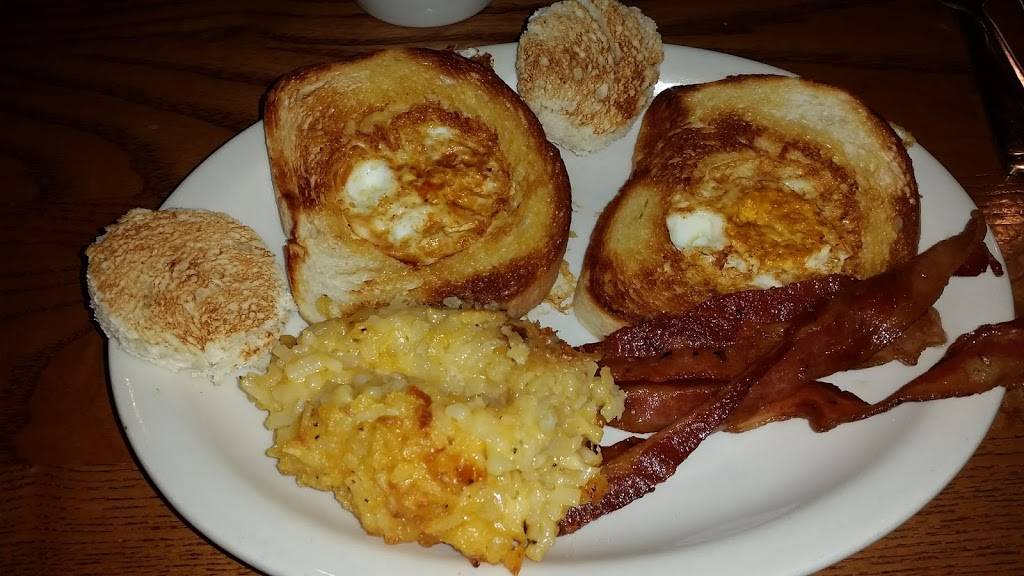 Cracker Barrel Old Country Store | restaurant | 2101 N Kenyon Rd, Urbana, IL 61802, USA | 2173449087 OR +1 217-344-9087