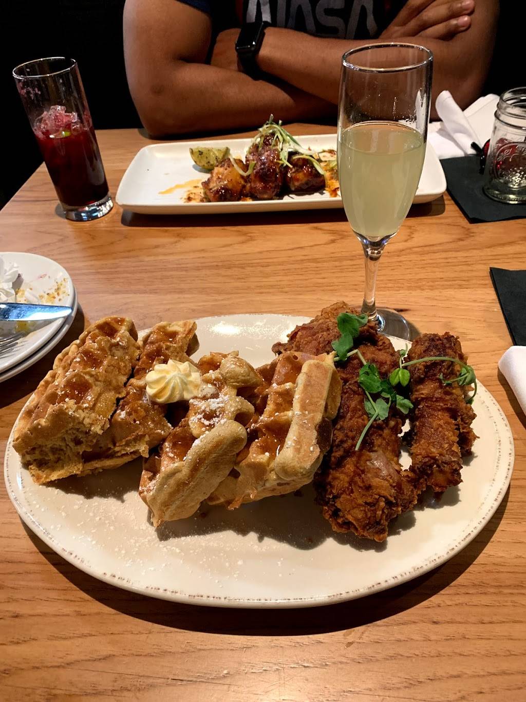 Ms. Iceys Kitchen & Bar | restaurant | 1371 Clairmont Rd, Decatur, GA 30033, USA | 4049637871 OR +1 404-963-7871