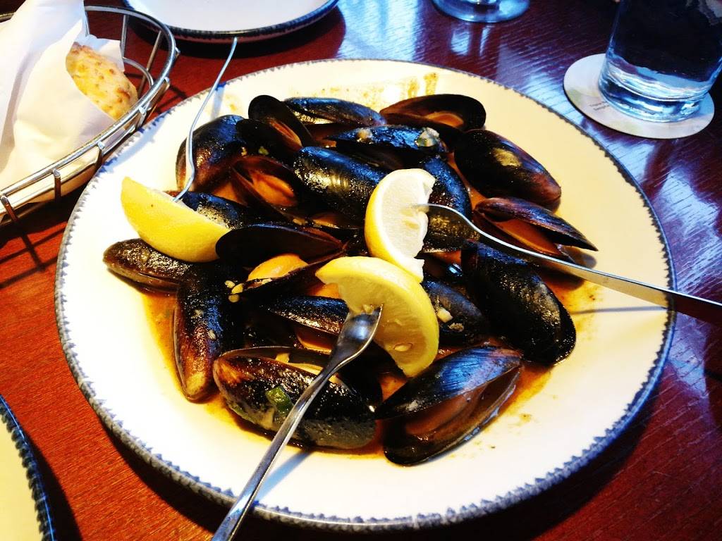 Red Lobster | restaurant | 1947 N Jackson St, Tullahoma, TN 37388, USA | 9313934030 OR +1 931-393-4030