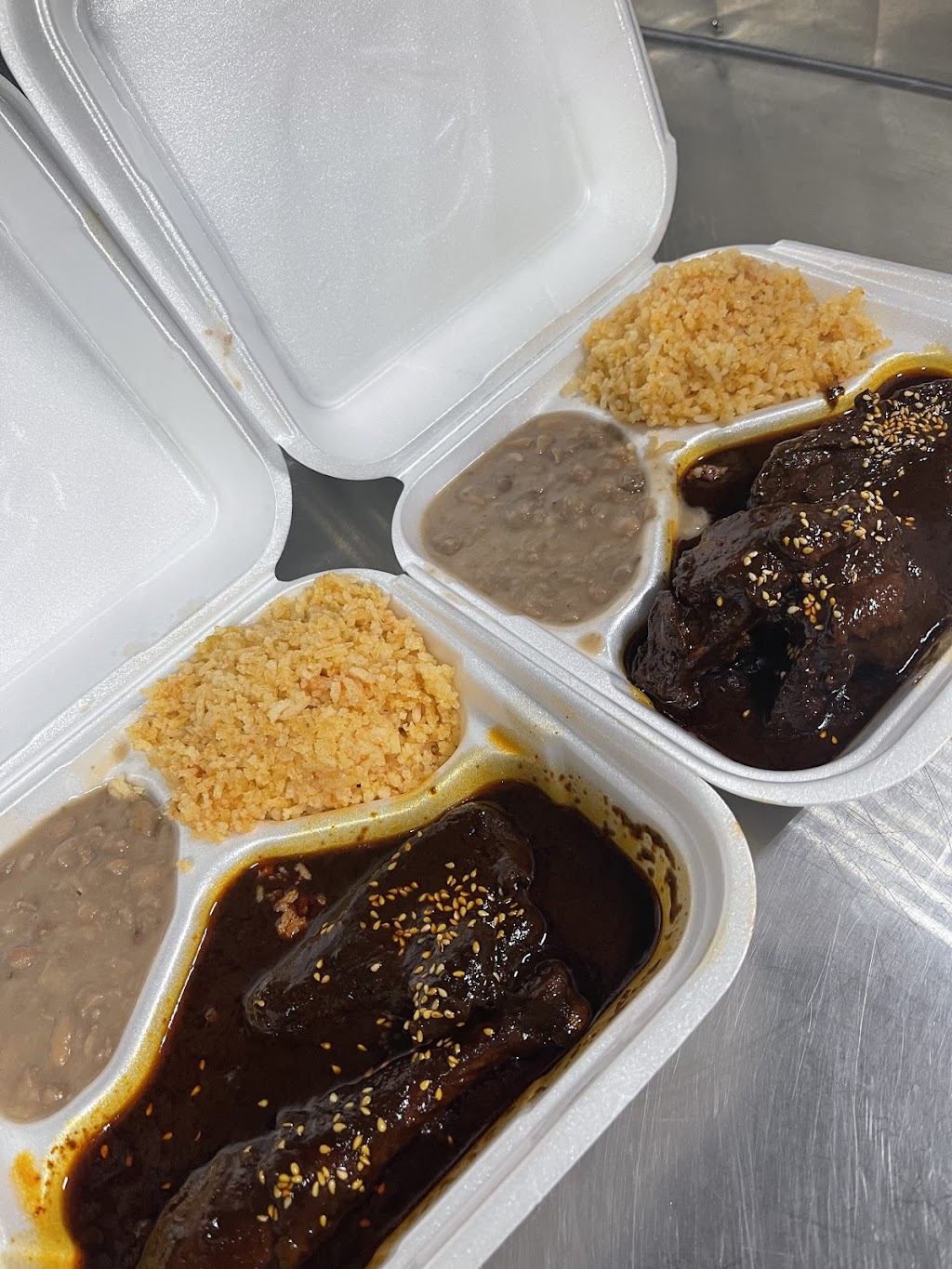 Rollin’ Oaxaca | restaurant | 271 Southside Dr, San Jose, CA 95111, USA | 4084177659 OR +1 408-417-7659