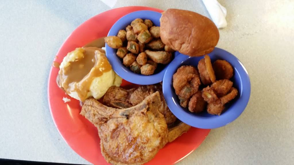 Victorias Country Cookin | restaurant | 1102 3rd Ave S, Myrtle Beach, SC 29577, USA | 8436265179 OR +1 843-626-5179