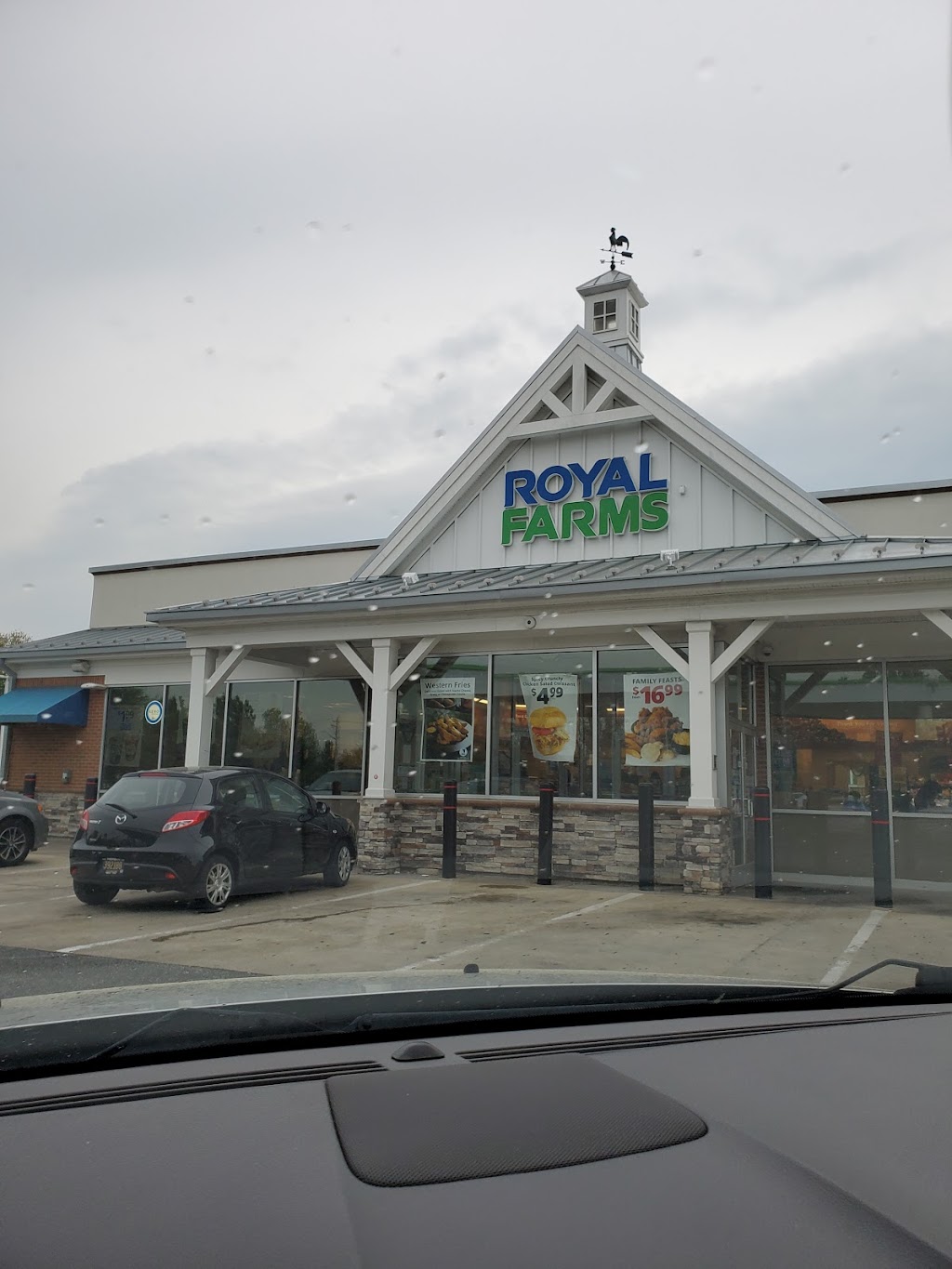 Royal Farms | meal takeaway | 1551 Pulaski Highway and, Wellington Dr, Bear, DE 19701, USA | 3029186341 OR +1 302-918-6341