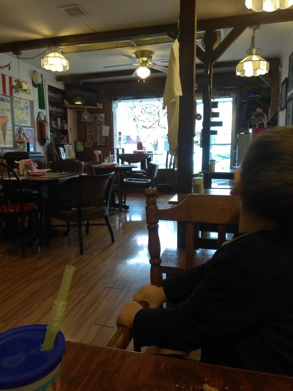 Main Street Diner | restaurant | 226 Main St, Rising Sun, IN 47040, USA | 8124383900 OR +1 812-438-3900