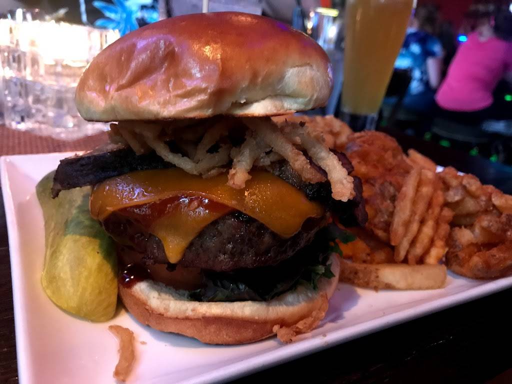 Square Celt Ale House & Grill | restaurant | 39 Orland Square Dr, Orland Park, IL 60462, USA | 7082269600 OR +1 708-226-9600