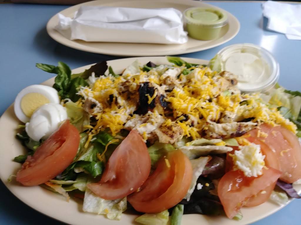 S S Burger Basket | restaurant | 16820 Lakeshore Dr, Lake Elsinore, CA 92530, USA | 9512455000 OR +1 951-245-5000