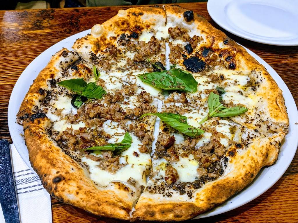 Zeneli Pizzeria e cucina Napoletana | restaurant | 138 Wooster St, New Haven, CT 06511, USA | 2037454194 OR +1 203-745-4194