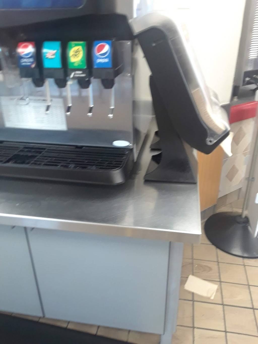 Taco Bell | restaurant | 56 Glen Cove Rd, Greenvale, NY 11548, USA | 5166219445 OR +1 516-621-9445