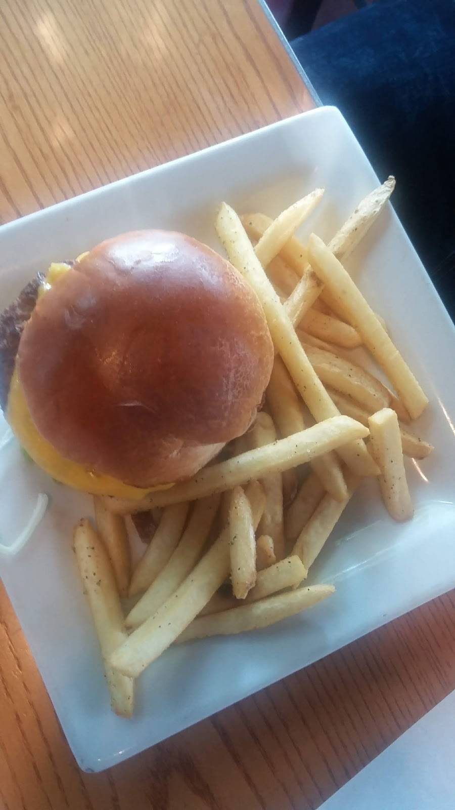 Chilis Grill & Bar | meal takeaway | 2001 Harbison Dr, Vacaville, CA 95687, USA | 7074498072 OR +1 707-449-8072