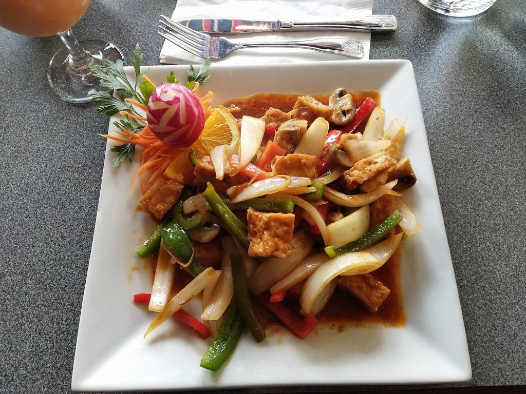 Vatsana Thai & Sushi | restaurant | 2168 Broad St, Cranston, RI 02905, USA | 4017811888 OR +1 401-781-1888