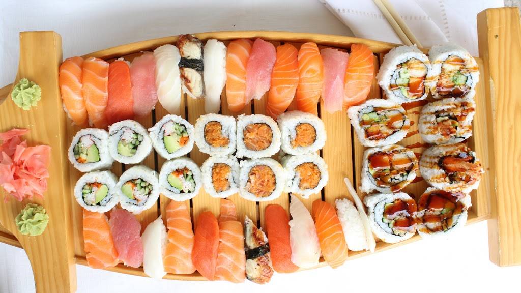 Suki Sushi | restaurant | 347 Erb St W #4, Waterloo, ON N2L 1W4, Canada | 5197461566 OR +1 519-746-1566