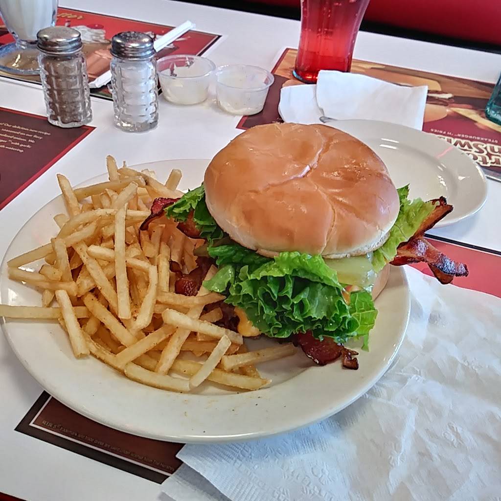 Steak n Shake | restaurant | 9401 Vista Way, Garfield Heights, OH 44125, USA | 2165875291 OR +1 216-587-5291