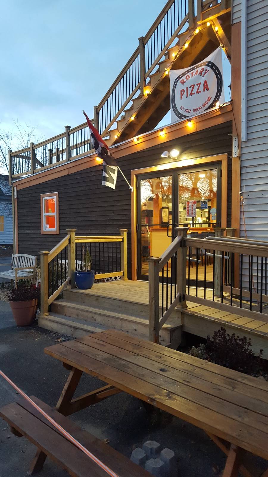 Rotary Pizza | restaurant | 10 Leland St, Rockland, ME 04841, USA | 2075938809 OR +1 207-593-8809