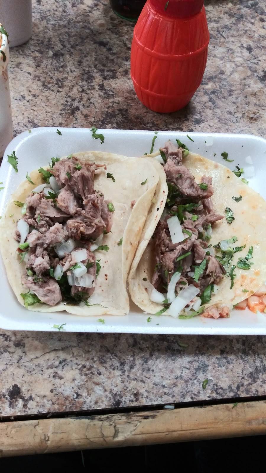 Tacos El Chilly Willy | restaurant | 8705 Airline Dr, Houston, TX 77037, USA | 3616529509 OR +1 361-652-9509