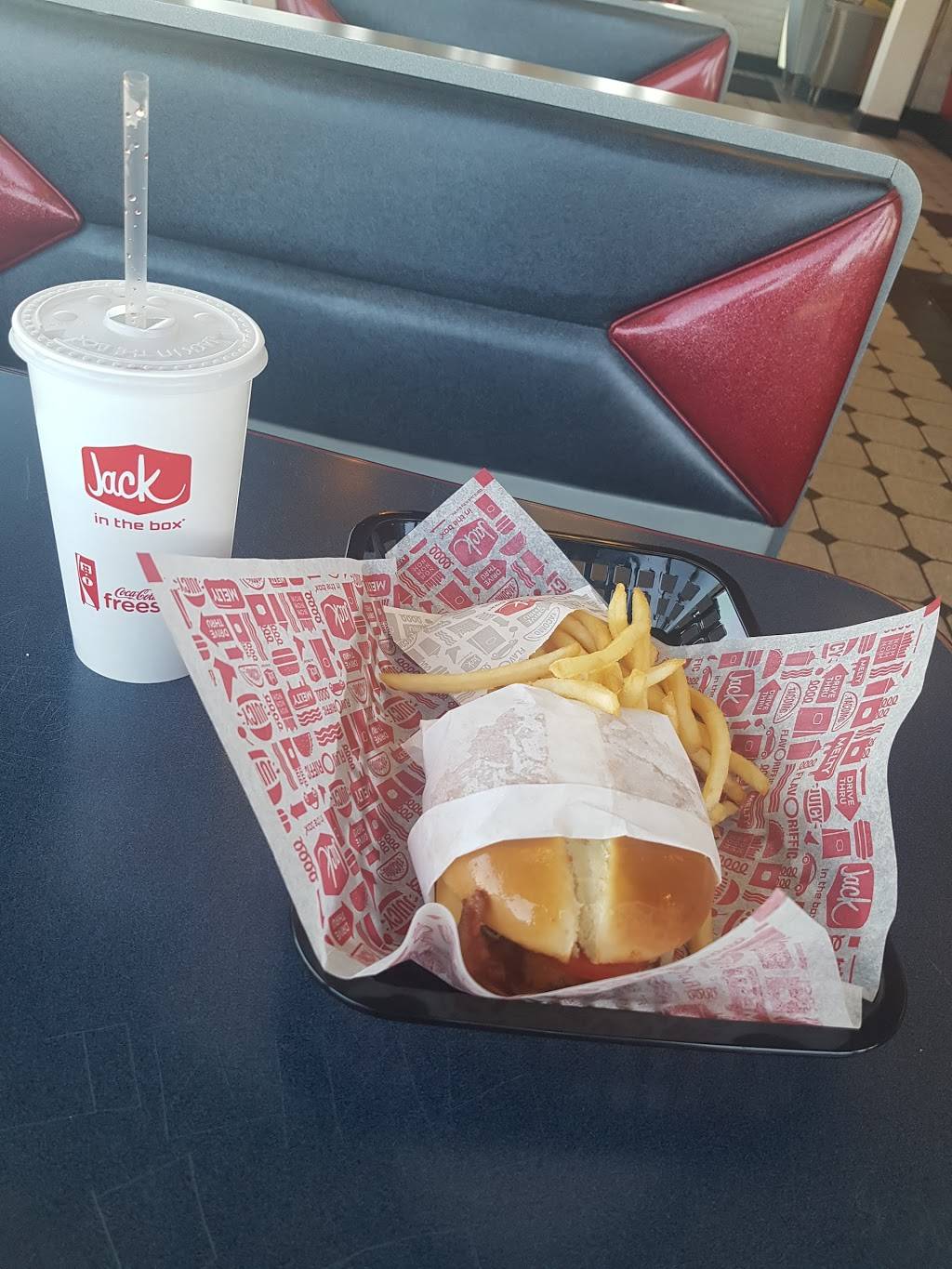 Jack in the Box | restaurant | 14002 Newport Ave, Tustin, CA 92780, USA | 7148324203 OR +1 714-832-4203