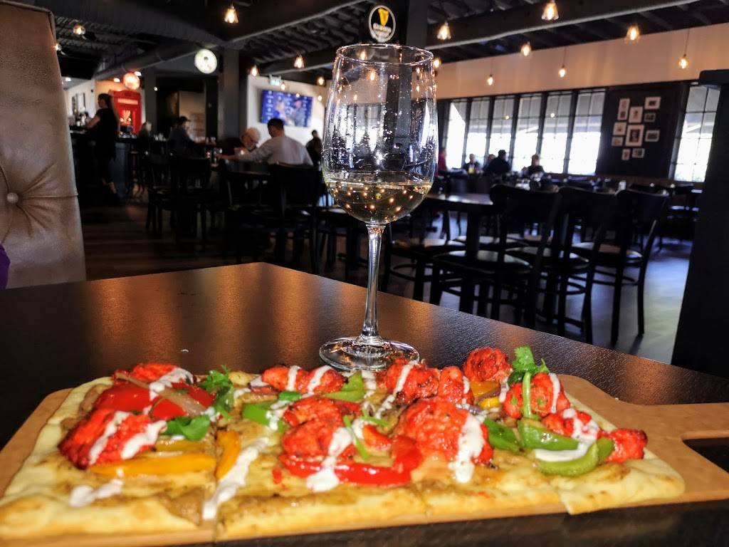 London Gate Pub | restaurant | 5395 Eglinton Ave W, Etobicoke, ON M9C 5K6, Canada | 4166206868 OR +1 416-620-6868