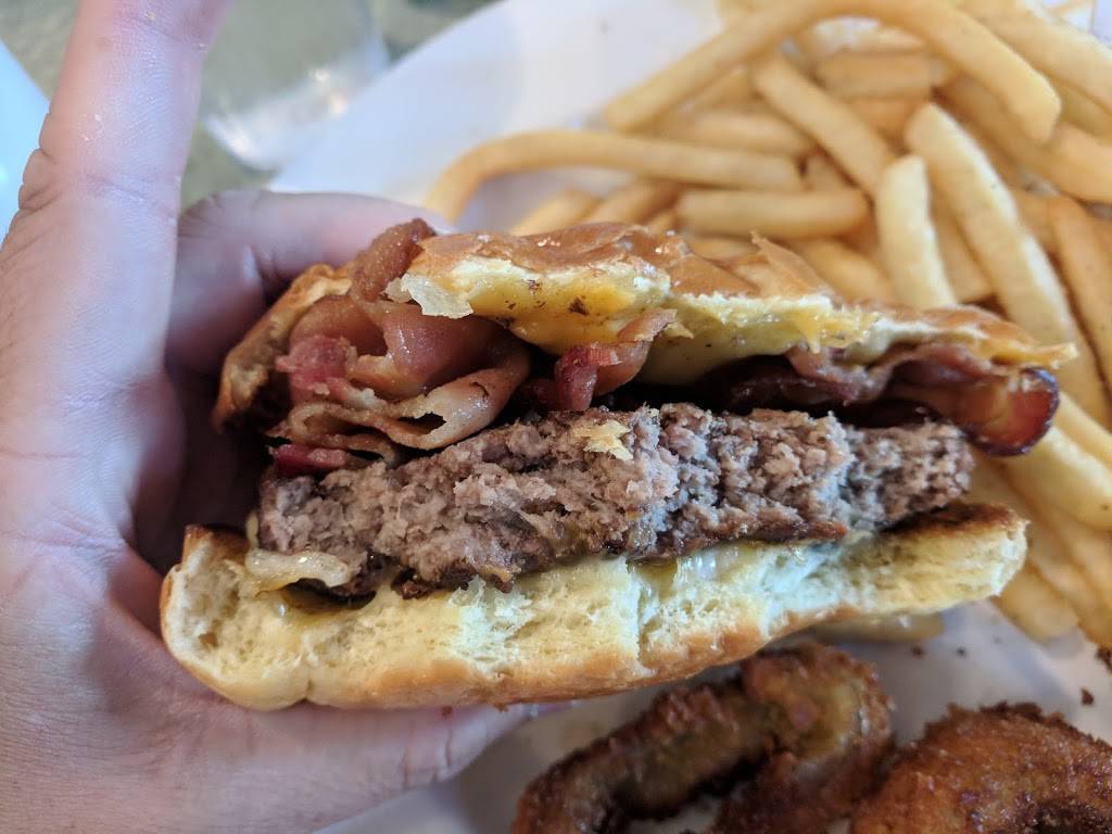 Page Plaza Diner | restaurant | 75 Page Ave, Staten Island, NY 10309, USA | 7189663500 OR +1 718-966-3500