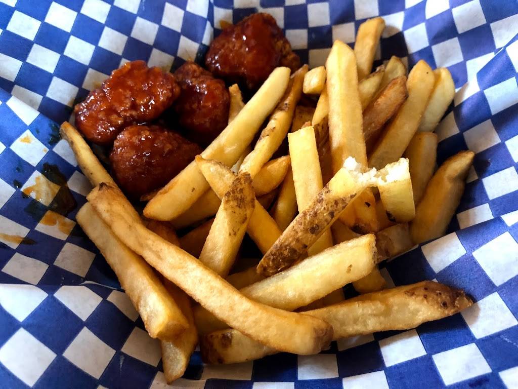 Wild Wing | restaurant | 6015 Steeles Ave E 1 & 2, Scarborough, ON M1V 5P7, Canada | 4162939464 OR +1 416-293-9464