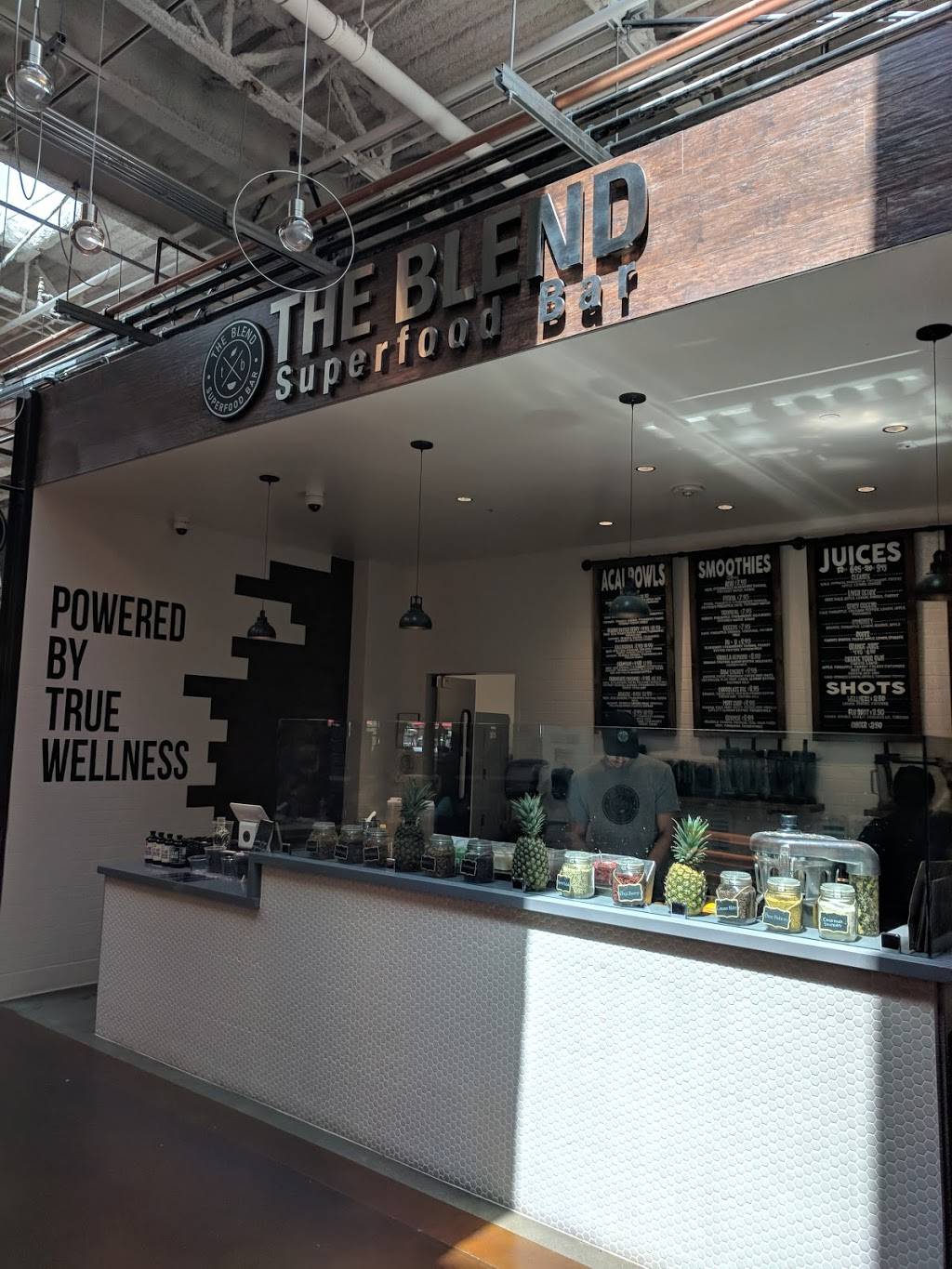 The Blend Superfood Bar | restaurant | 2750 Park View Ct, Oxnard, CA 93036, USA | 8052789890 OR +1 805-278-9890