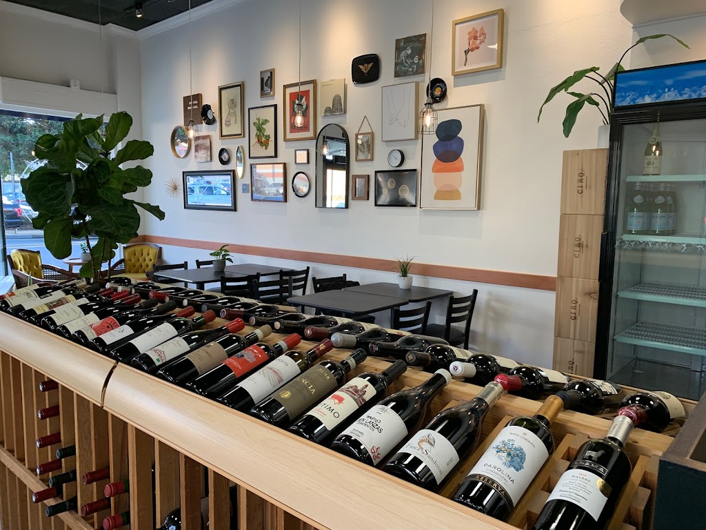 Amapola Kitchen and Wine Merchant | restaurant | 32 W Gabilan St, Salinas, CA 93901, USA | 8312620075 OR +1 831-262-0075