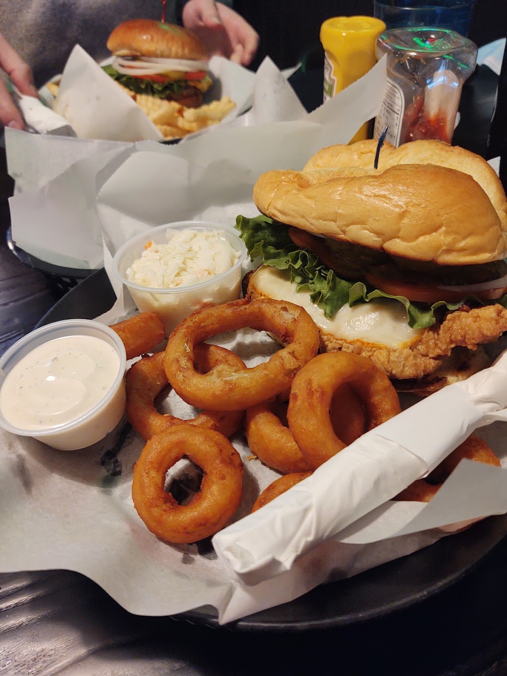 Hatleys Pub | restaurant | 435 E Grand Ave, Beloit, WI 53511, USA | 6083122030 OR +1 608-312-2030