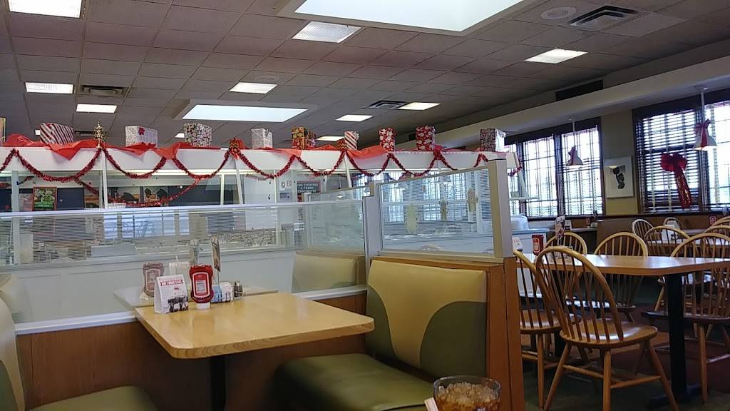 Frischs Big Boy | restaurant | 11990 Chase Plaza Dr, Cincinnati, OH 45240, USA | 5138519910 OR +1 513-851-9910