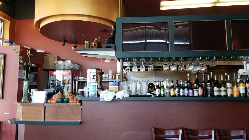 Sumalees Thai Cuisine | restaurant | 20831 WA-410, Bonney Lake, WA 98391, USA | 2538263514 OR +1 253-826-3514