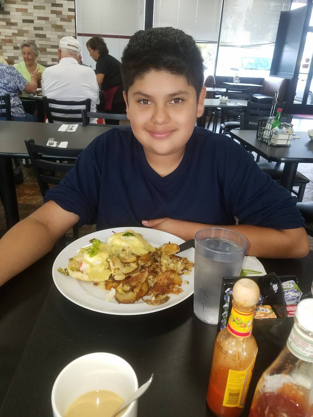 city bistro | restaurant | 1248 E Main St, El Cajon, CA 92021, USA | 6194424444 OR +1 619-442-4444