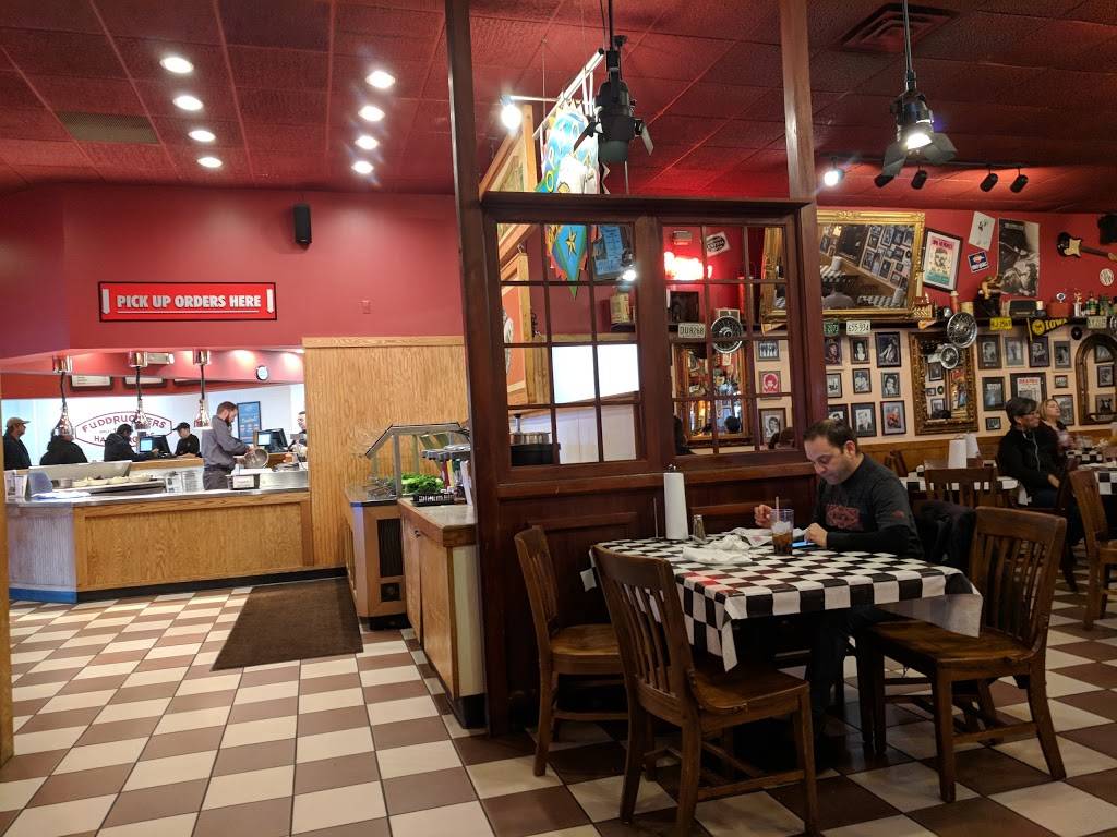 Fuddruckers | restaurant | 40955 Van Dyke Ave, Sterling Heights, MI 48313, USA | 5869777760 OR +1 586-977-7760