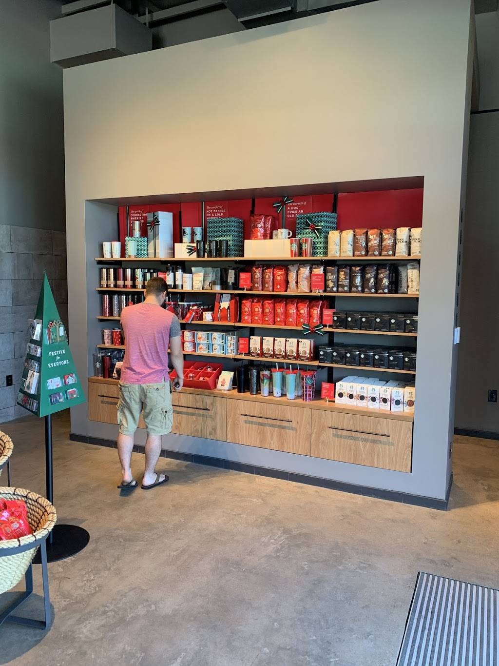 Starbucks | cafe | 2455 W Mockingbird Ln, Dallas, TX 75235, USA | 4692439673 OR +1 469-243-9673