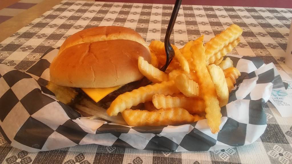 Skips Burgers & Ice Cream | restaurant | 4366 W Stone Dr, Kingsport, TN 37660, USA | 4232467547 OR +1 423-246-7547