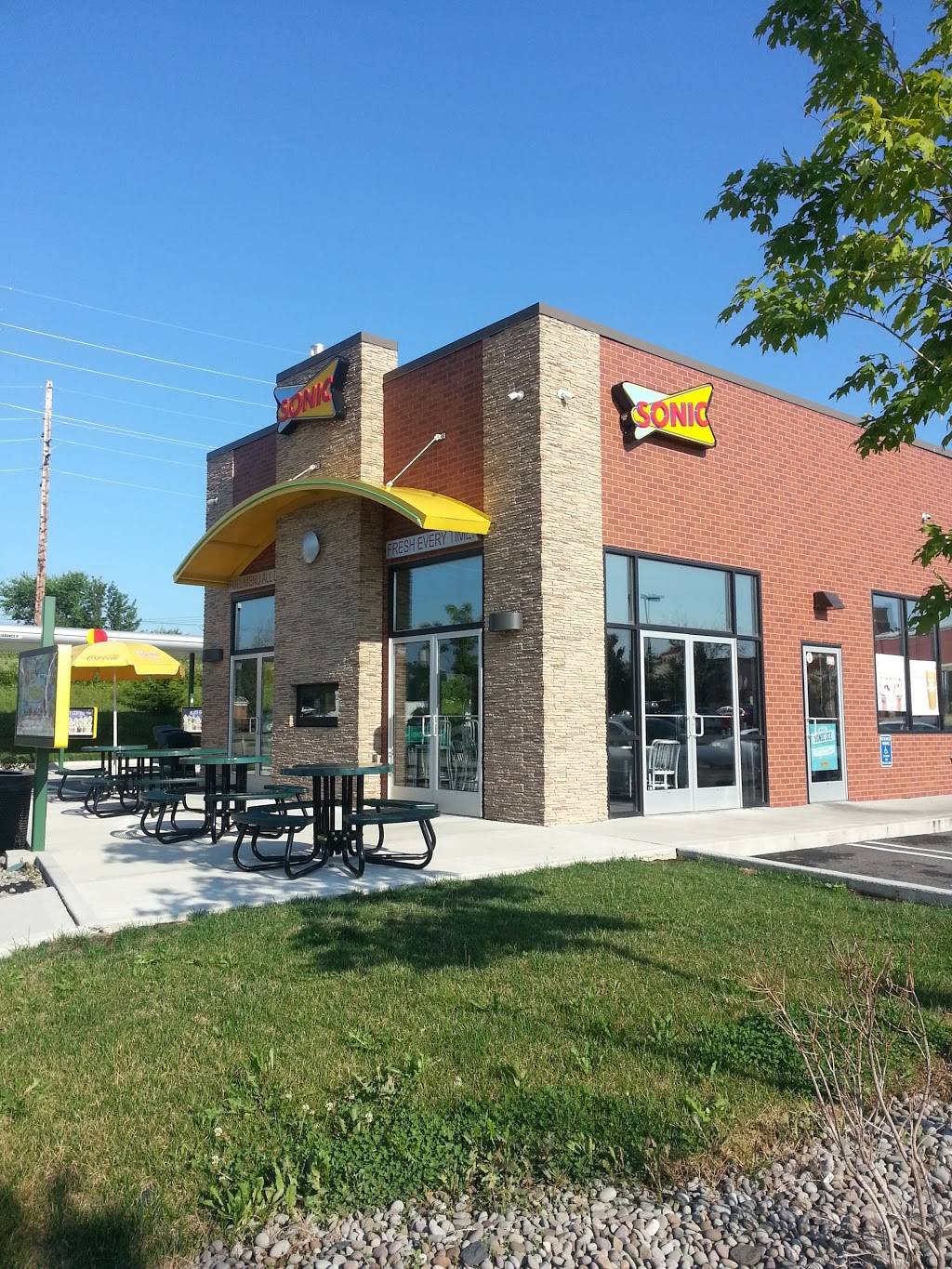 Sonic Drive-In | restaurant | 368 NY-211, Middletown, NY 10940, USA | 8453443500 OR +1 845-344-3500