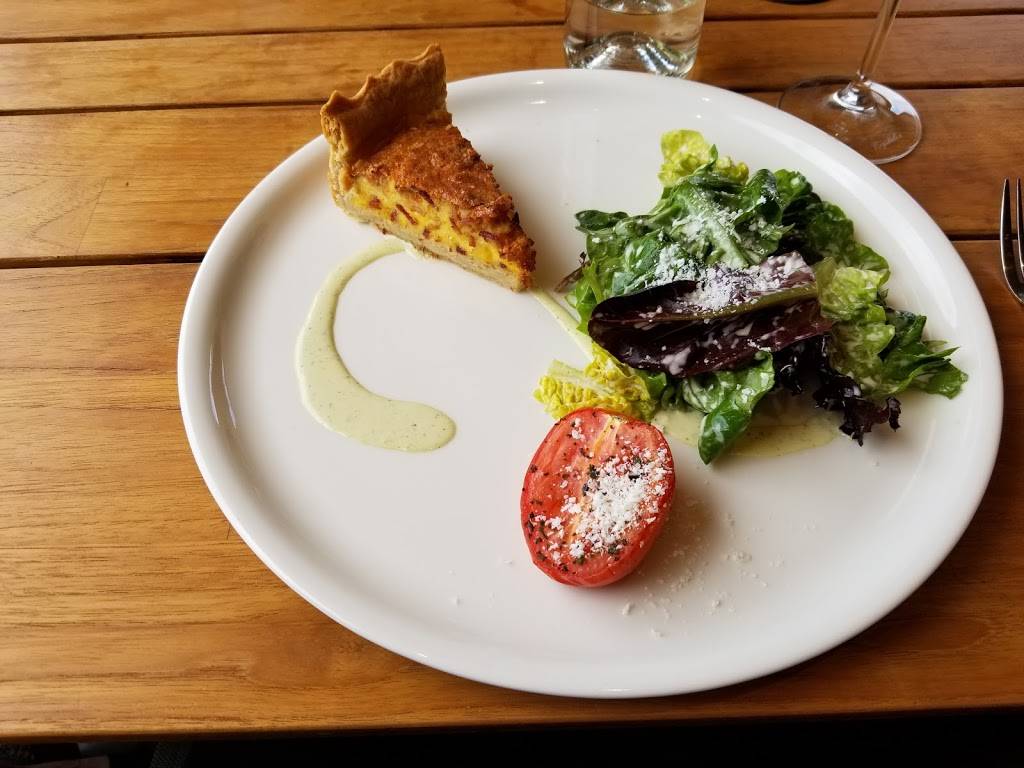 Craft & Vine | restaurant | 310 S Oak St #300, Roanoke, TX 76262, USA | 8174648181 OR +1 817-464-8181