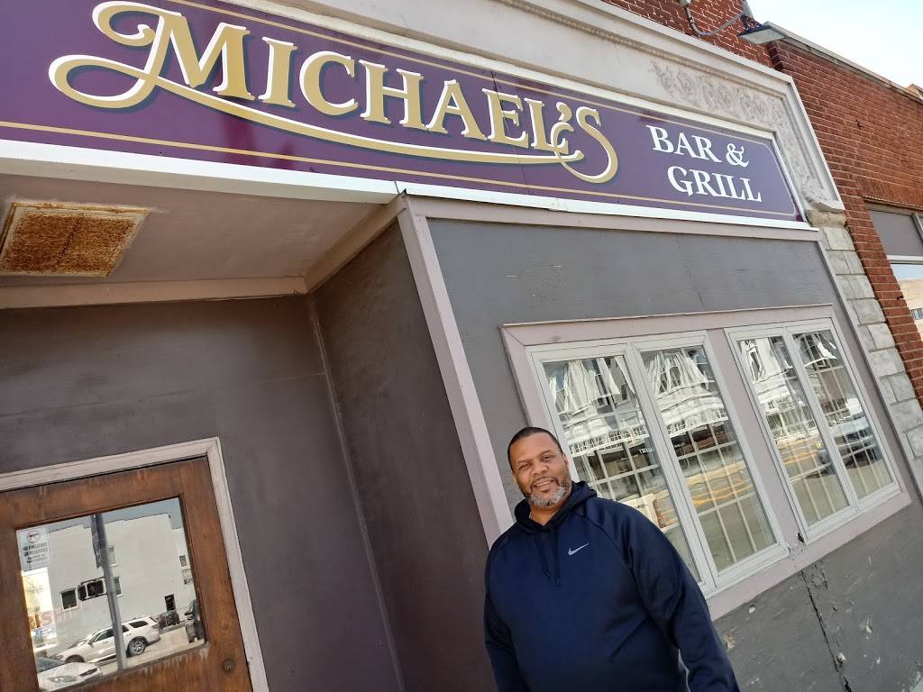 Michaels Bar & Grill | restaurant | 901 Monroe St, Toledo, OH 43604, USA | 4192413900 OR +1 419-241-3900