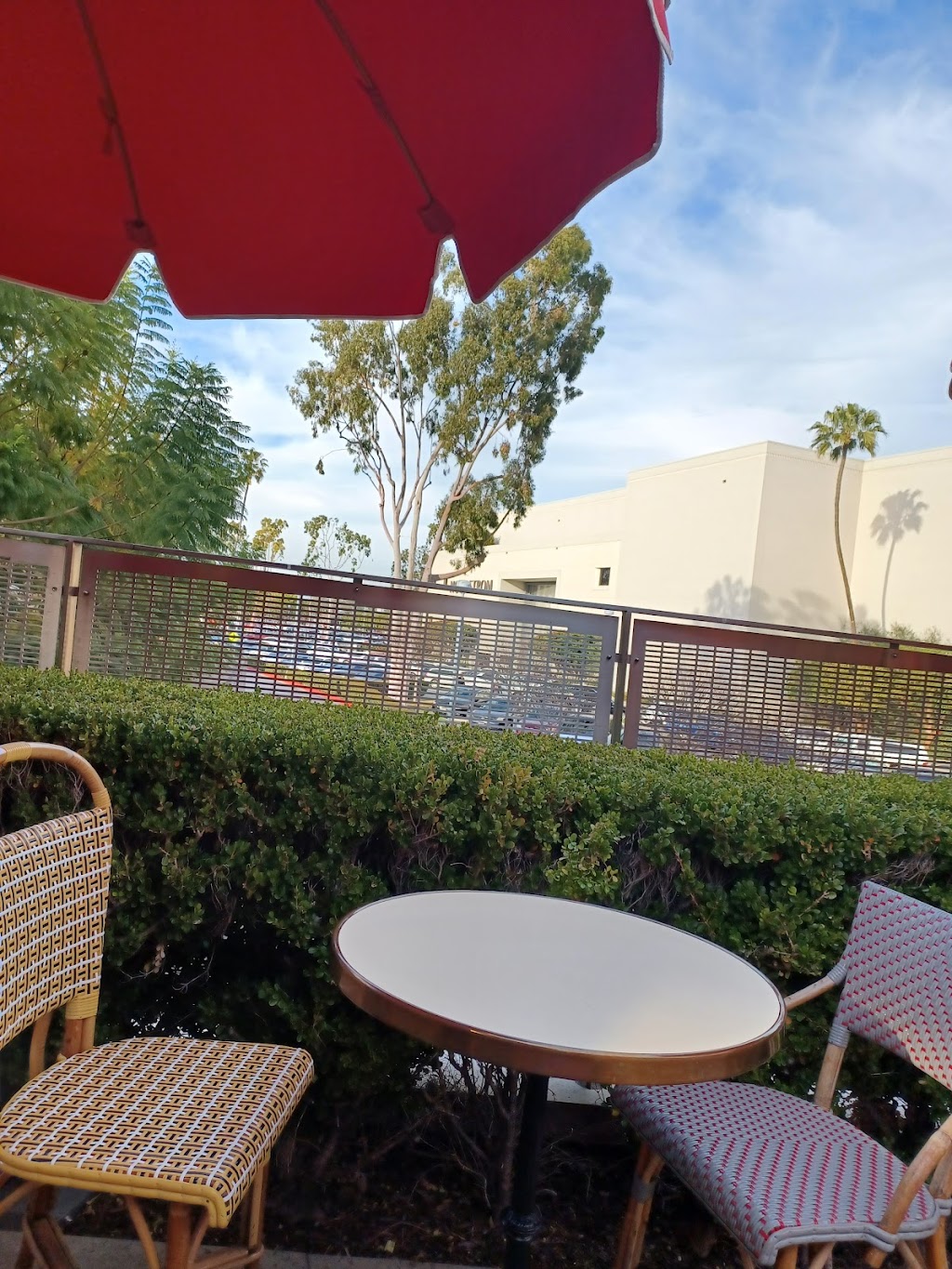 Moulin Cafe Patisserie | restaurant | 3333 S Bristol St, Costa Mesa, CA 92626, USA | 9494096792 OR +1 949-409-6792