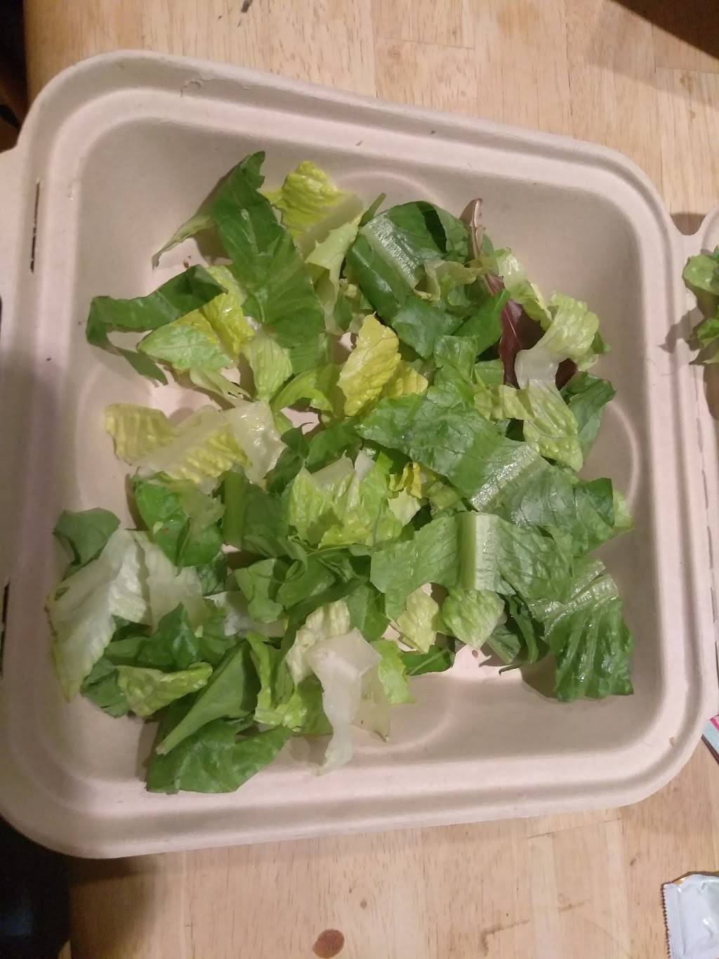 Mikes At The Crossroads | restaurant | 2109, 840 Petaluma Blvd N, Petaluma, CA 94952, USA | 7077788222 OR +1 707-778-8222