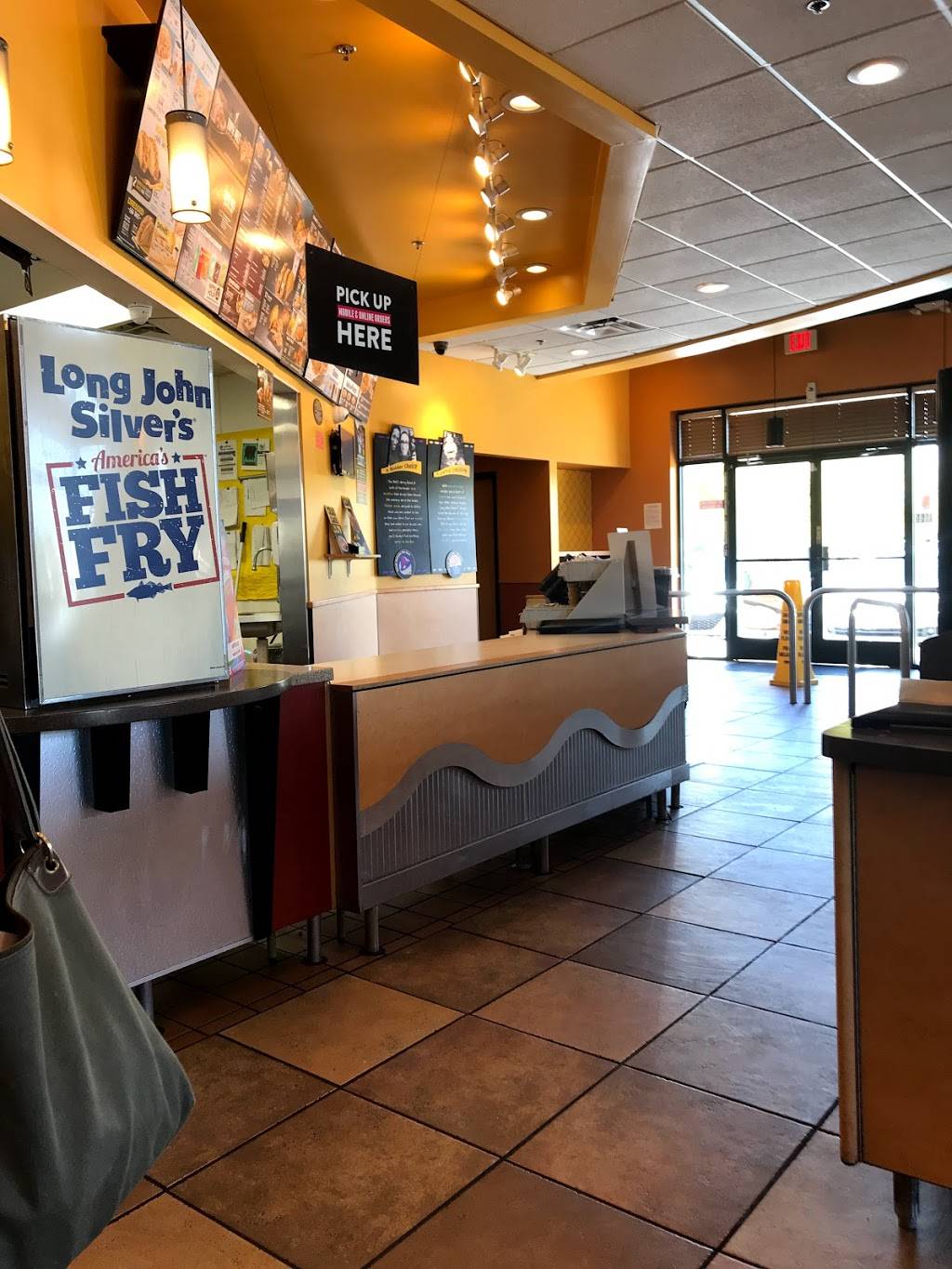 Long John Silvers | restaurant | 725 W Southern Ave, Phoenix, AZ 85041, USA | 5028156100 OR +1 502-815-6100