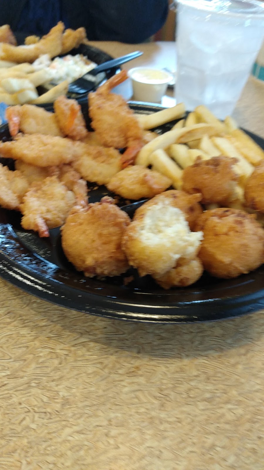 Captain Ds | restaurant | 1800 N 18th St, Monroe, LA 71201, USA | 3183256391 OR +1 318-325-6391