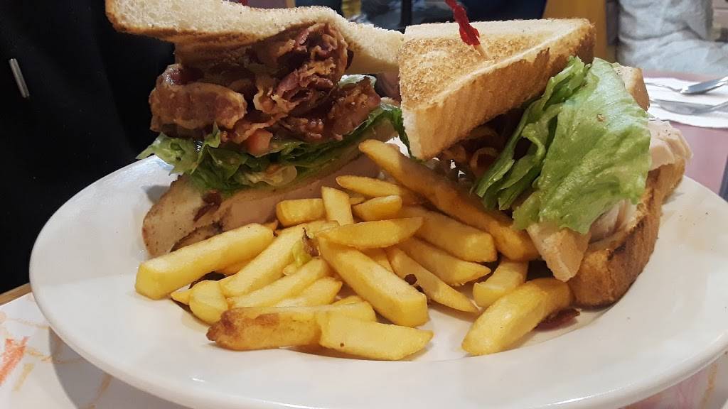 The Milk Bottle | restaurant | 785 Broadway, Raynham, MA 02767, USA | 5088226833 OR +1 508-822-6833