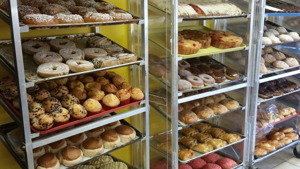 La Tapatia | restaurant | 309 Grand Ave, New Haven, CT 06513, USA | 2037529501 OR +1 203-752-9501