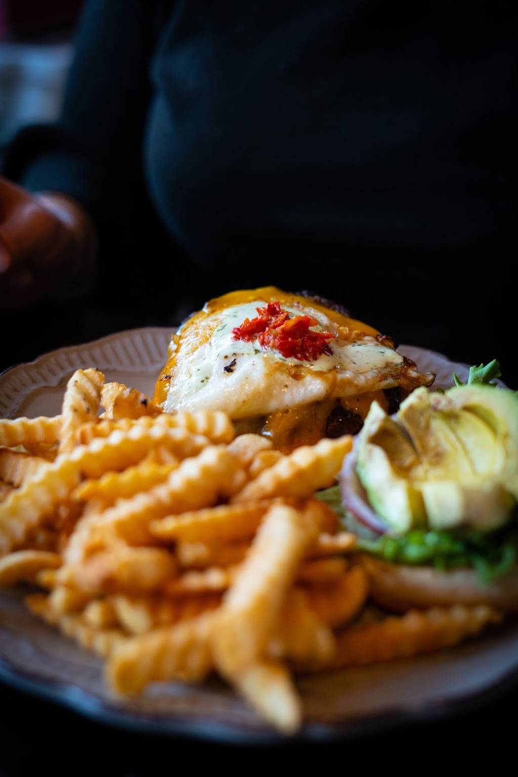 3 Sisters Speakeasy | restaurant | 226 Broadway, Kissimmee, FL 34741, USA | 4072013270 OR +1 407-201-3270