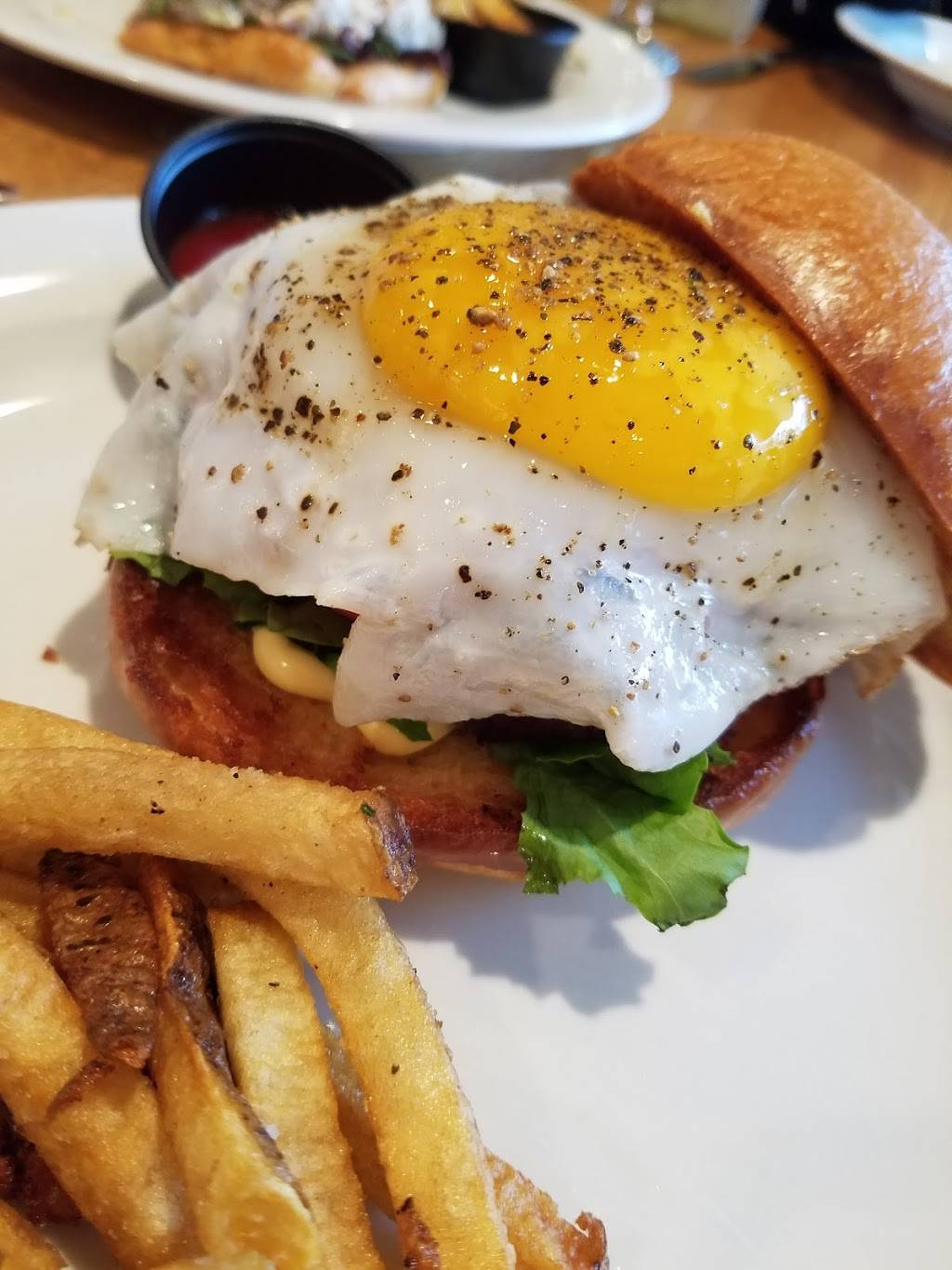 Abbotts on Broad Creek | restaurant | 300 Delaware Ave, Laurel, DE 19956, USA | 3022806172 OR +1 302-280-6172