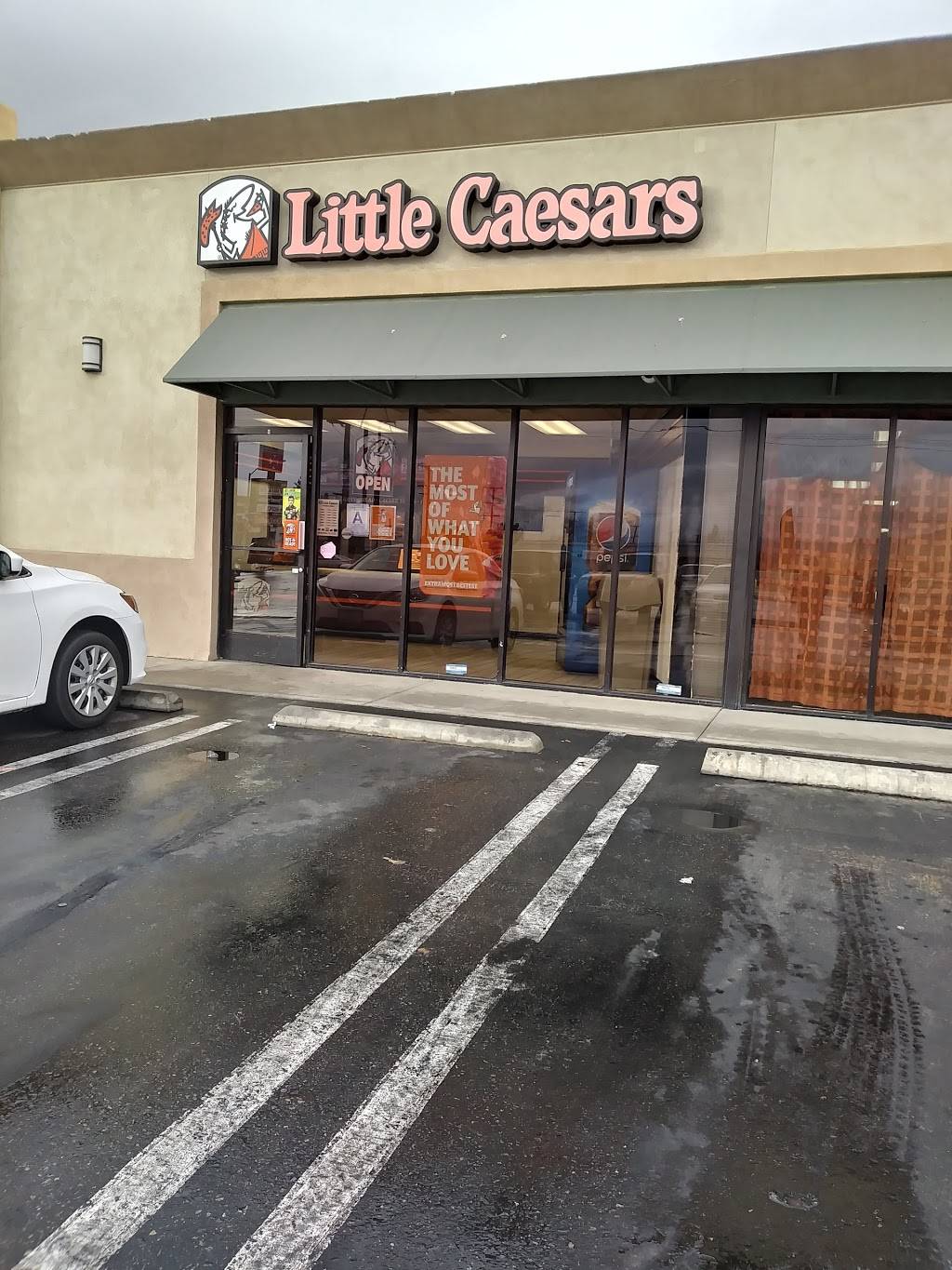 Little Caesars Pizza | meal takeaway | 20920 Bear Valley Rd, Apple Valley, CA 92308, USA | 7602470100 OR +1 760-247-0100