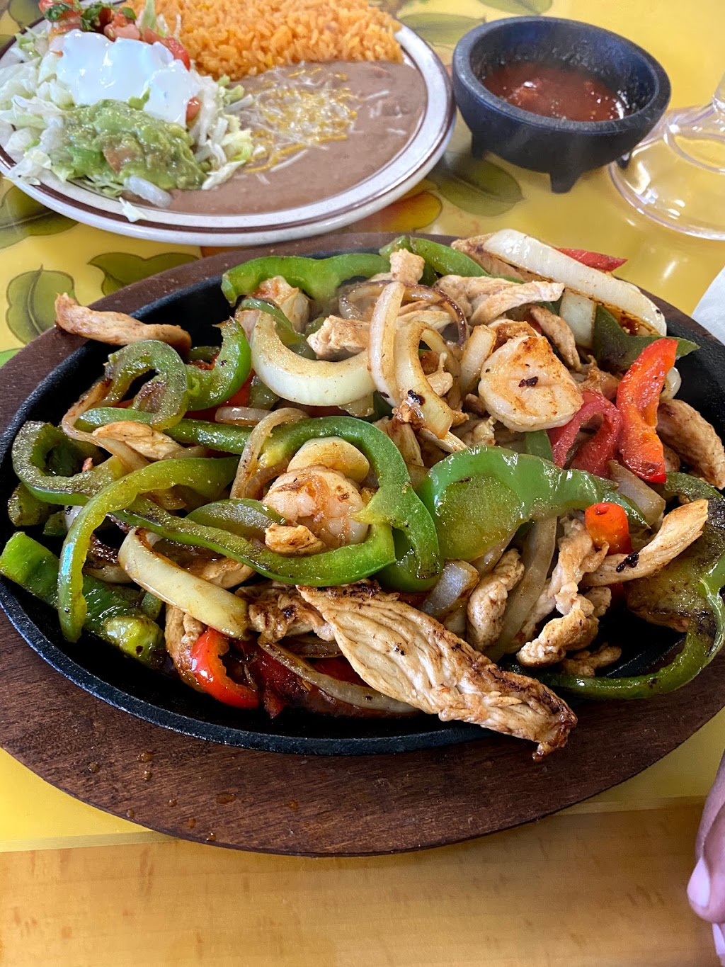 Santanas Mexican Restaurant | restaurant | 3753 Main St, Keokuk, IA 52632, USA | 3193138127 OR +1 319-313-8127