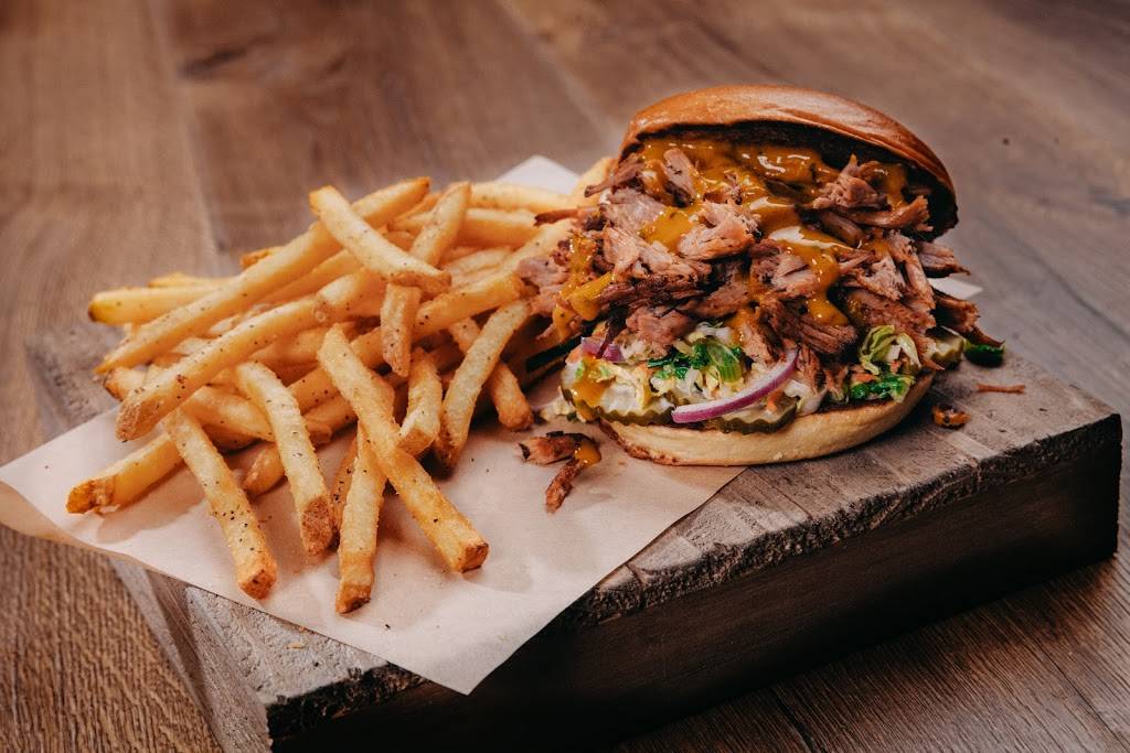 Twin Peaks Warrenville | restaurant | 28252 Diehl Rd, Warrenville, IL 60555, USA | 6303939747 OR +1 630-393-9747