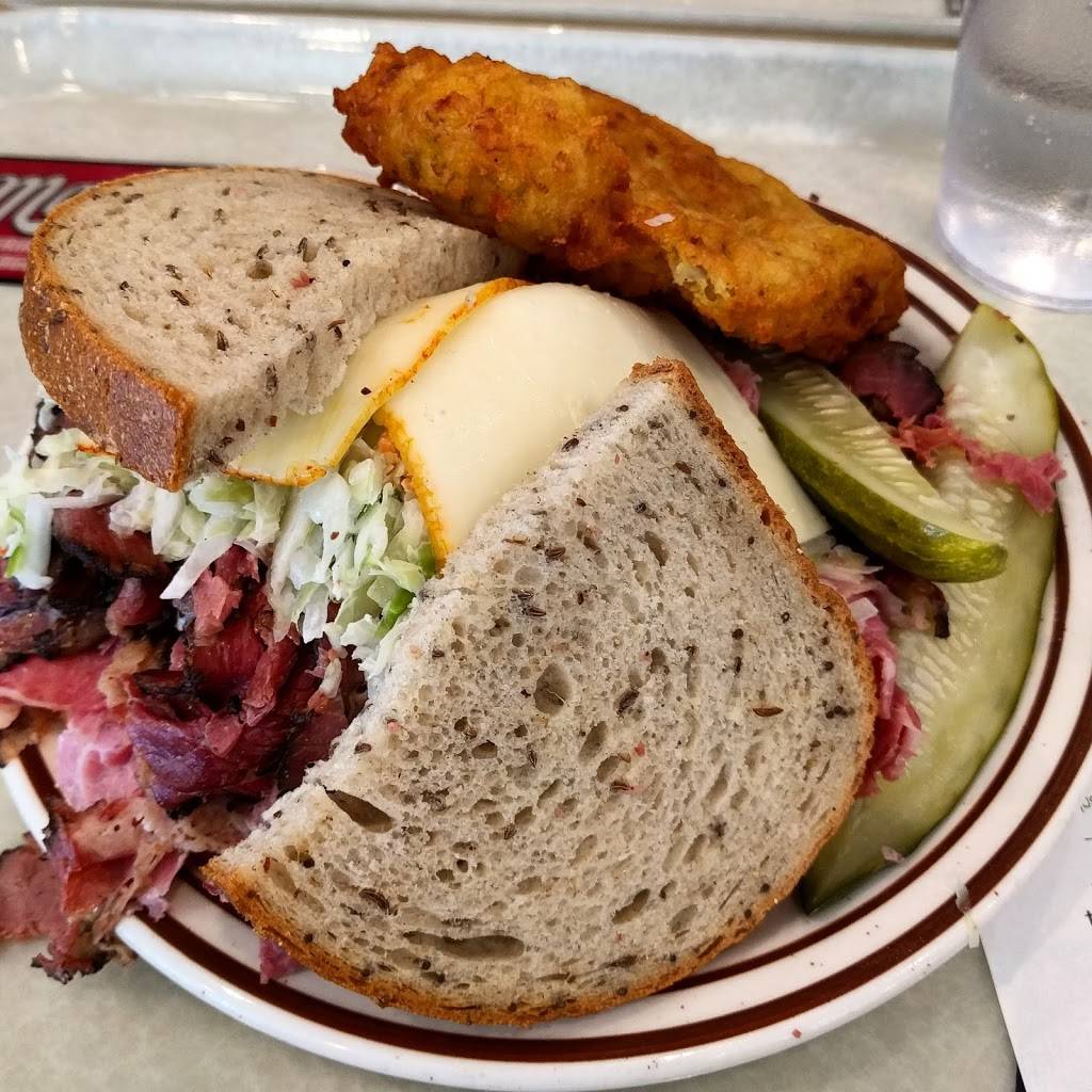 Mannys Coffee Shop & Deli | cafe | 1141 S Jefferson St, Chicago, IL 60607, USA | 3129392855 OR +1 312-939-2855